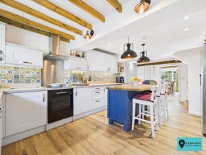 Kitchen/Breakfast Room- click for photo gallery